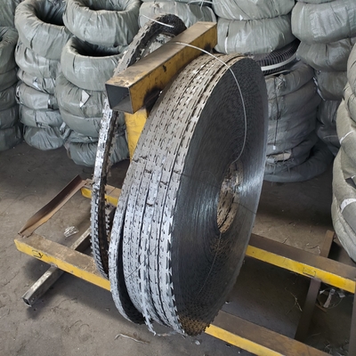সেচ সবুজ BTO-18 রেজার কাঁটাতারের থেকে নামী
