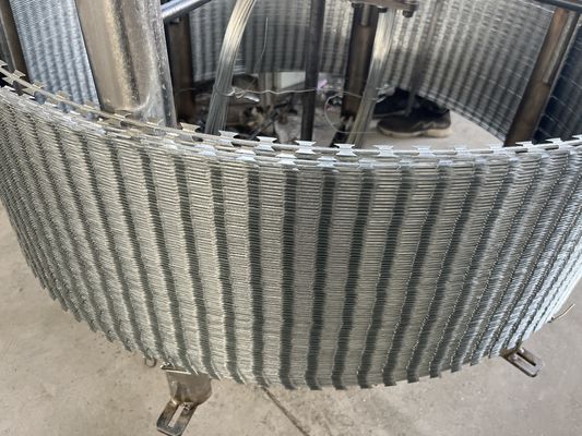 গ্যালভানাইজড বার্বড আয়রন ওয়্যার চেইন লিঙ্ক বেড়া শীর্ষ বার্বড ওয়্যার অ্যান্টি-চুরি বার্বড ওয়্যার সুরক্ষা নেট