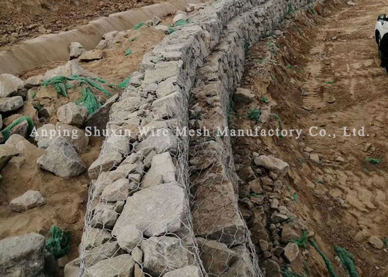 নদীর তীর সুরক্ষার জন্য গ্যালভানাইজড হেক্সাগোনাল আয়রন ওয়্যার ফিলিং গ্যাবিয়ন ঝুড়ি